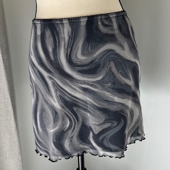 Urban Outfitters Grey Marbled Pattern Mini Size M - Picture 1 of 5